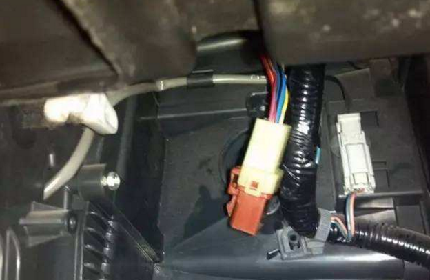 什么是鼓風(fēng)機電阻器,鼓風(fēng)機電阻器有哪些作用？