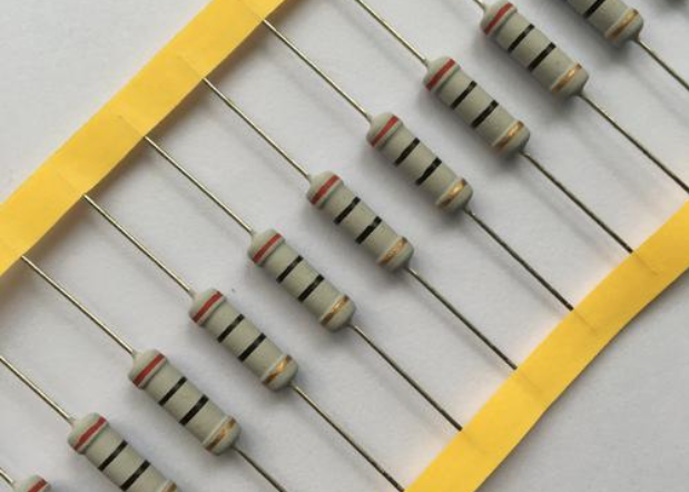 電阻顏色代碼涂上不同的顏色作為電碼，而不是直接打印阻值